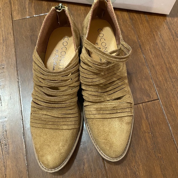 NWT Coconuts by Matisse Powell Ankle Booties - Picture 2 of 4